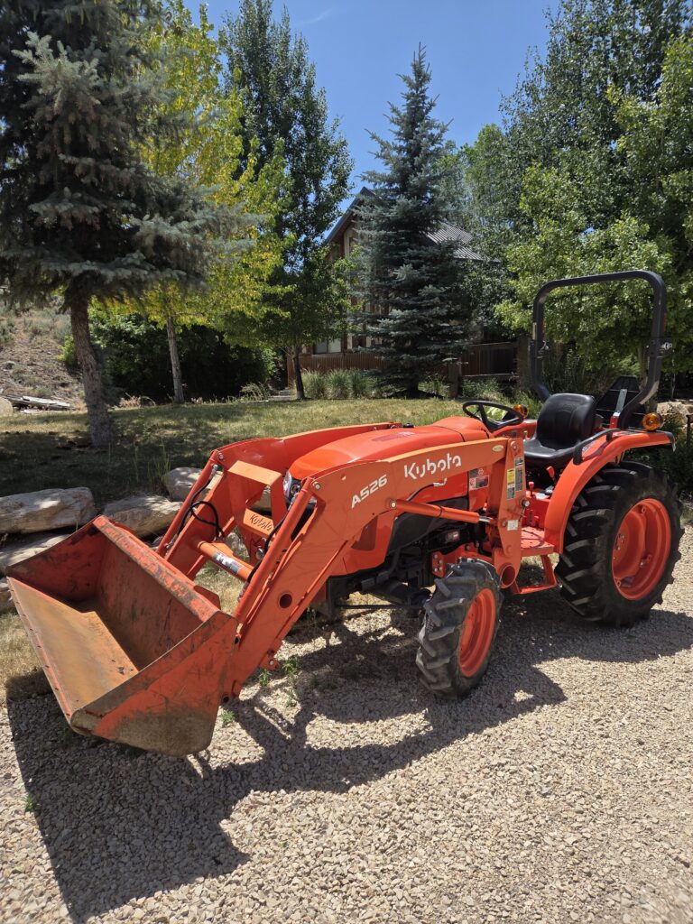 Kubota L3301HST